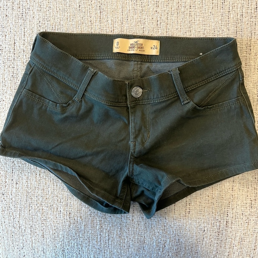 0 Hollister mini shorts